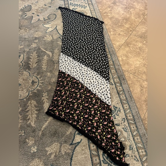 🎅🏻 CHRISTMAS VINTAGE GIFT! STEVE MADDEN ASYMMETRICAL FRINGE SCARF WRAP INDIA NWT - Picture 1 of 5